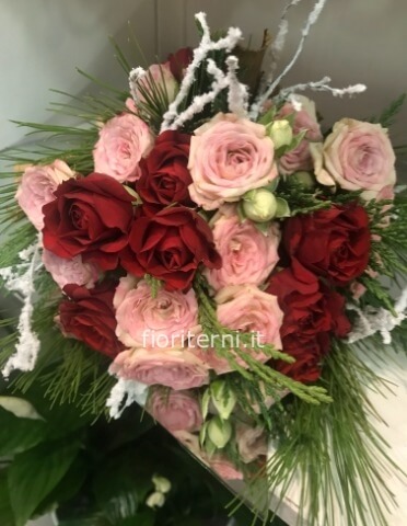 Bouquet di rose rosse confezionato. » Fiorista a Terni per