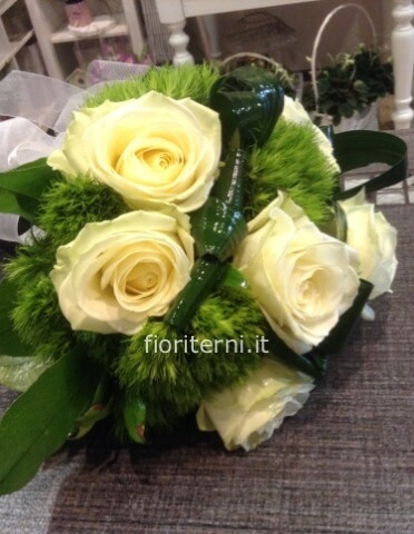 Bouquet di rose bianche